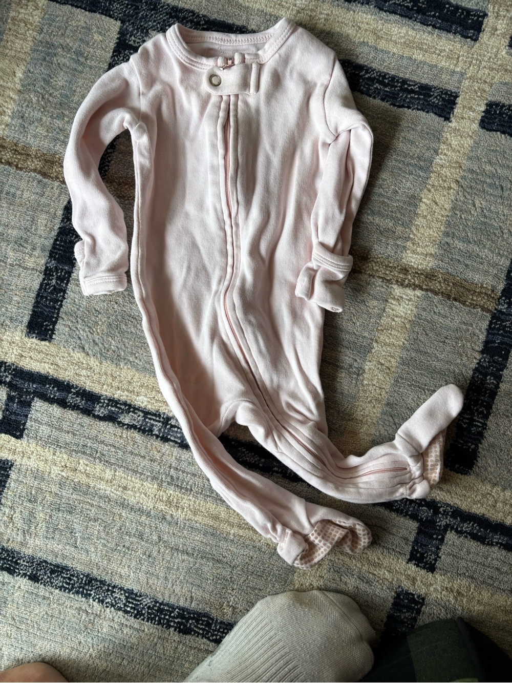 L'ovedbaby Pale Pink Footed One-Piece Zipper Romper